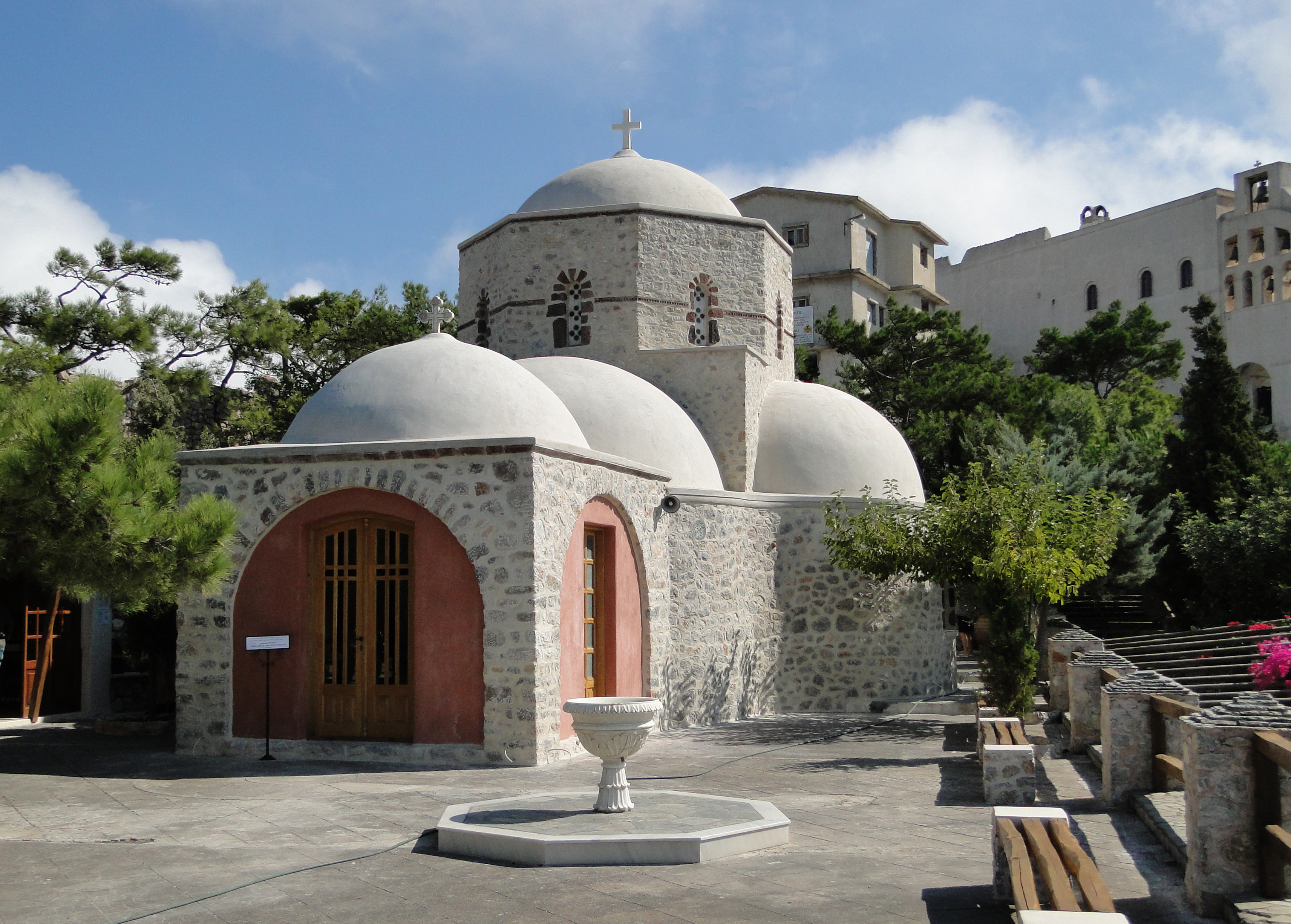 Monastery_of_Profitis_Ilias_02
